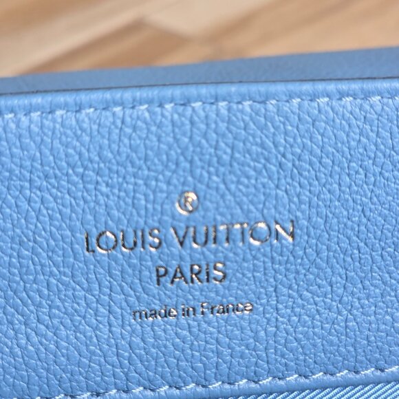 Louis Vuitton Lockme Calfskin Bleuet Top Handle Handbag - Picture 7 of 14